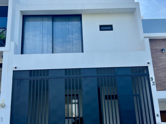 Casa Nueva en Renta (Colinas del Valle)
